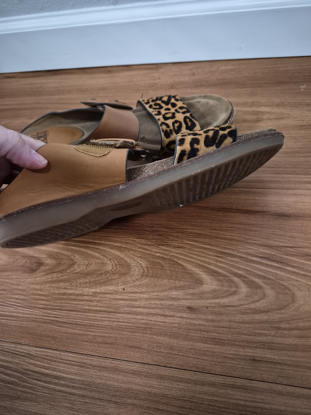 Söfft Leopard & Tan Leather Slide Sandals Size 9 - Picture 8 of 12